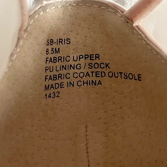 Betsey Johnson Women's Iris Evening Pumps Wedding Something Blue Sole - Picture 11 of 11